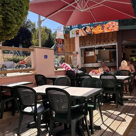 Κάμπινγκ Chalet *